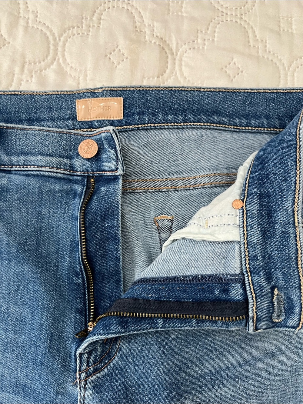 MOTHER The Weekender Fray Flared Jeans A Groovy Kind Of Love 32 - Picture 10 of 16